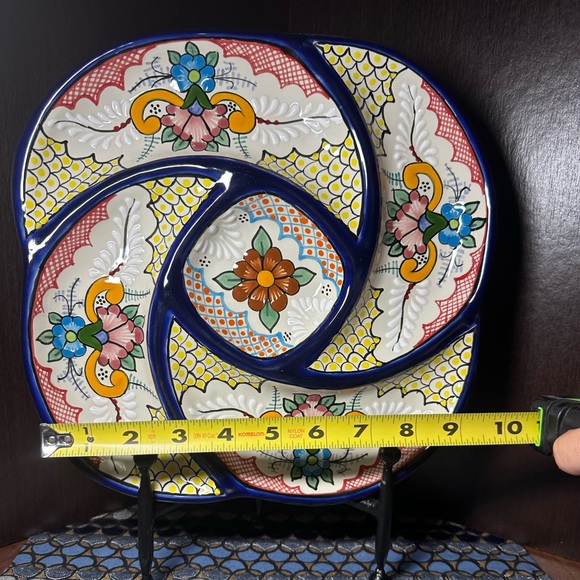Mexican Talavera Folk Art Swirled Divided Platter. - Picture 5 of 5